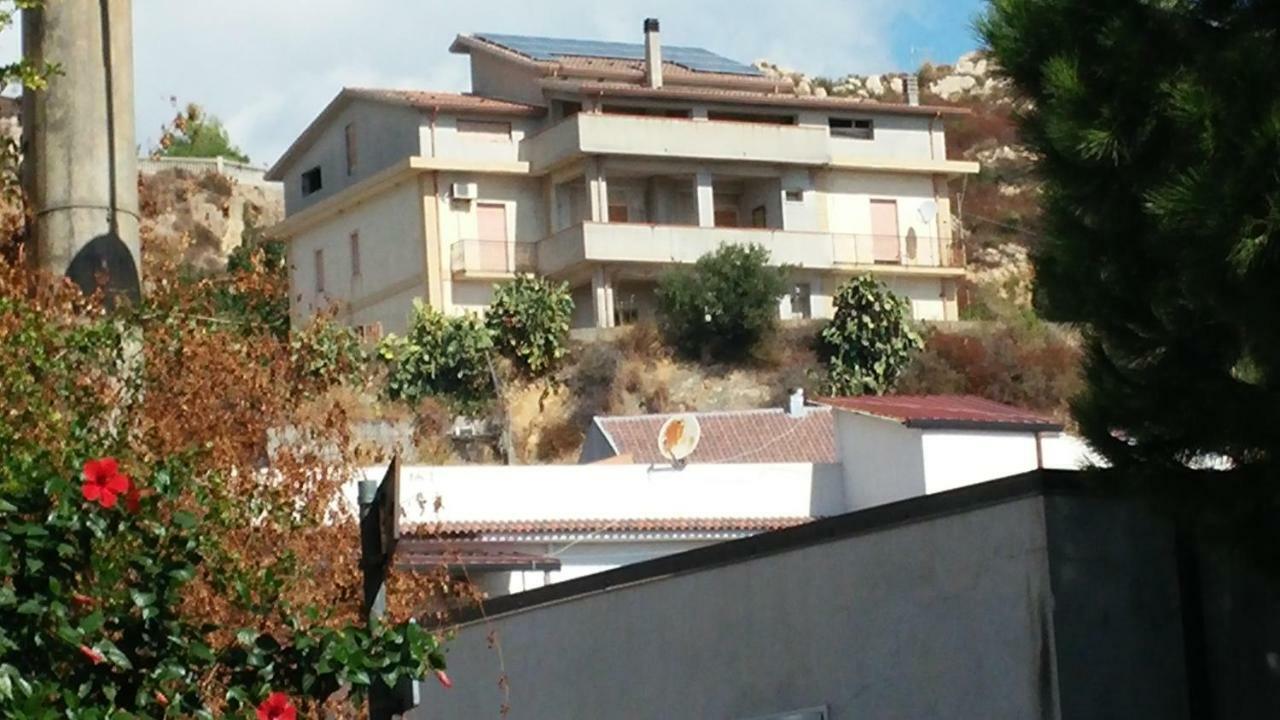 Villa Spaia 브란칼레오네 마리나 외부 사진